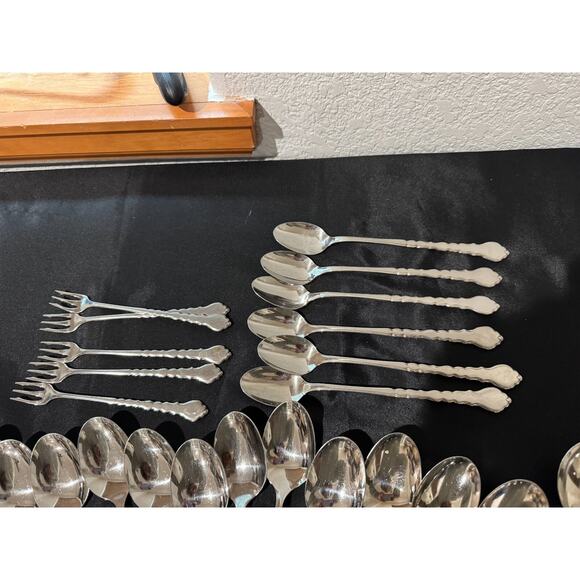 Oneida Community Stainless CELLO Flatware Set Betty Crocker 107 Pcs with Serving - Picture 11 of 14